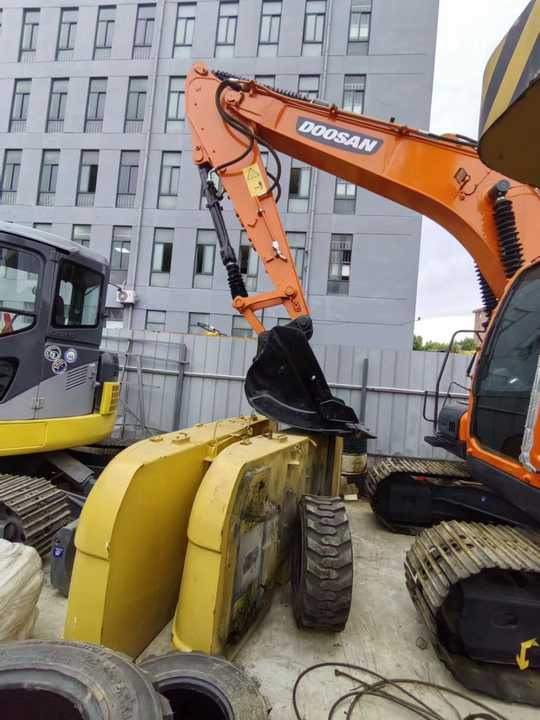 Used Digger DOOSAN DX140 Construction Machinery Construction Digger Used DOOSAN DX140 Cheap Excavator - Верижен багер: снимка 5 Used Digger DOOSAN DX140 Construction Machinery Construction Digger Used DOOSAN DX140 Cheap Excavator - Верижен багер: снимка 5