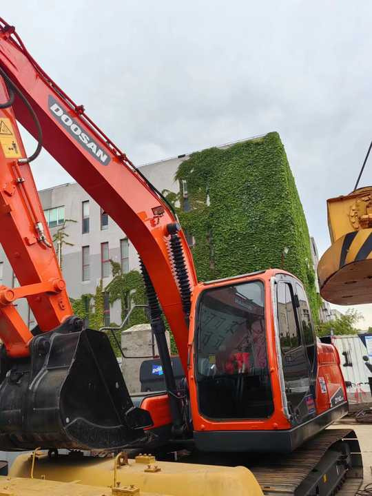 Used Digger DOOSAN DX140 Construction Machinery Construction Digger Used DOOSAN DX140 Cheap Excavator - Верижен багер: снимка 4 Used Digger DOOSAN DX140 Construction Machinery Construction Digger Used DOOSAN DX140 Cheap Excavator - Верижен багер: снимка 4