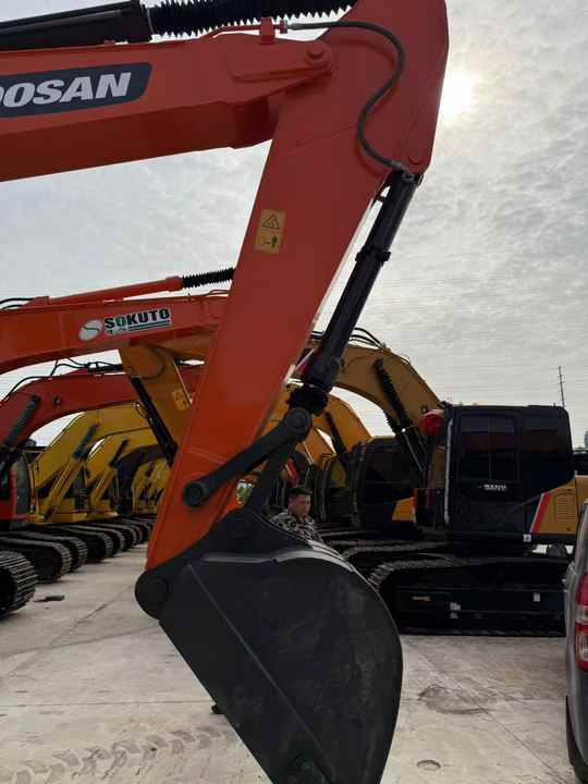 Used Digger Doosan DX225LC-9T Construction Machinery Construction Digger Used Doosan DX225LC-9T Cheap Excavator - Верижен багер: снимка 2 Used Digger Doosan DX225LC-9T Construction Machinery Construction Digger Used Doosan DX225LC-9T Cheap Excavator - Верижен багер: снимка 2
