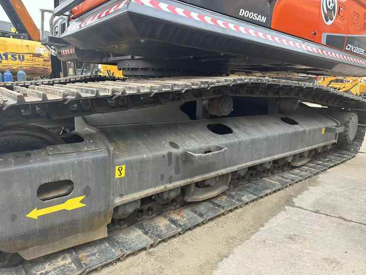 Used Digger Doosan DX225LC-9T Construction Machinery Construction Digger Used Doosan DX225LC-9T Cheap Excavator - Верижен багер: снимка 4 Used Digger Doosan DX225LC-9T Construction Machinery Construction Digger Used Doosan DX225LC-9T Cheap Excavator - Верижен багер: снимка 4