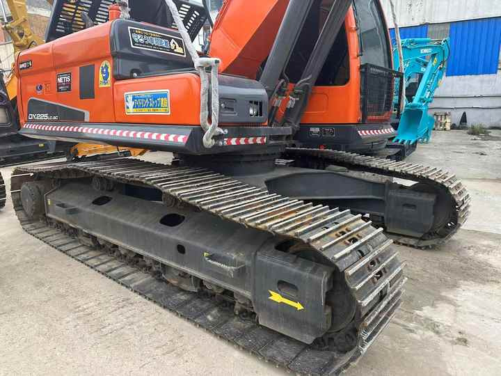 Used Digger Doosan DX225LC-9T Construction Machinery Construction Digger Used Doosan DX225LC-9T Cheap Excavator - Верижен багер: снимка 3 Used Digger Doosan DX225LC-9T Construction Machinery Construction Digger Used Doosan DX225LC-9T Cheap Excavator - Верижен багер: снимка 3