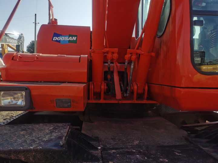 Used Digger Doosan Dh150w-7 Construction Machinery Construction Digger Used Doosan Dh150w-7 Cheap Excavator - Верижен багер: снимка 4 Used Digger Doosan Dh150w-7 Construction Machinery Construction Digger Used Doosan Dh150w-7 Cheap Excavator - Верижен багер: снимка 4