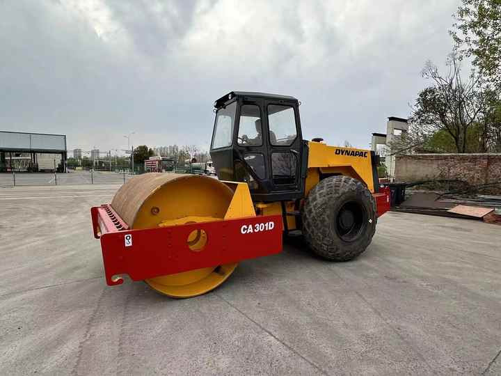 Used Dynapac CA301 Vibratory Roller with Less Working Time and Superior Performance Used Dynapac 251d/301D Roller for Sale - Пътен валяк: снимка 3 Used Dynapac CA301 Vibratory Roller with Less Working Time and Superior Performance Used Dynapac 251d/301D Roller for Sale - Пътен валяк: снимка 3