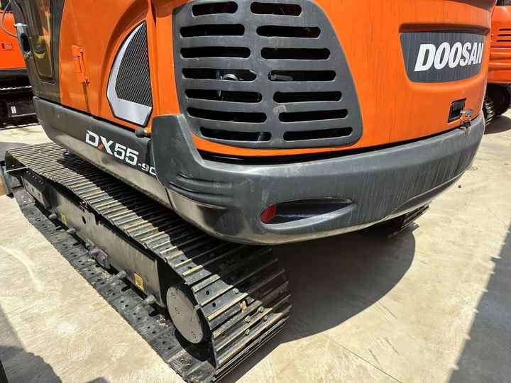 Used Excavator Doosan DX55 Excavators Mini Equipment Earth Moving Machinery Doosan Digger Excavator for Sale - Верижен багер: снимка 4 Used Excavator Doosan DX55 Excavators Mini Equipment Earth Moving Machinery Doosan Digger Excavator for Sale - Верижен багер: снимка 4