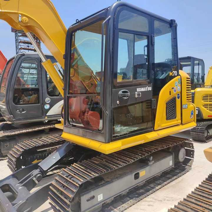 Used Excavator KOMATSU PC70-8 Construction Machinery Excavator PC70-8 PC60 PC70 Excavators for Sale at Negotiable Price - Багер: снимка 1 Used Excavator KOMATSU PC70-8 Construction Machinery Excavator PC70-8 PC60 PC70 Excavators for Sale at Negotiable Price - Багер: снимка 1