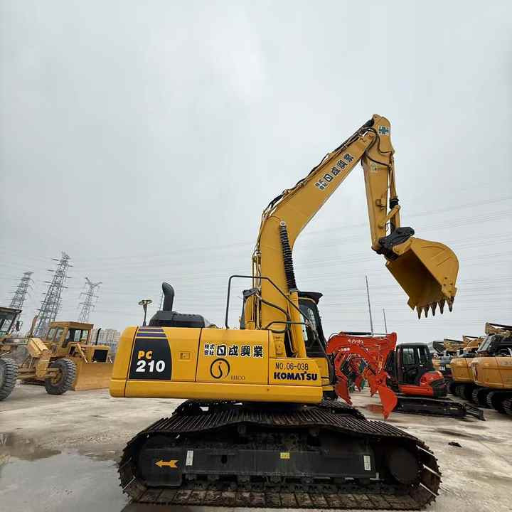 Used Good Quality Japan Original PC210-8 in Good Condition PC210-8 Komatsu - Верижен багер: снимка 3 Used Good Quality Japan Original PC210-8 in Good Condition PC210-8 Komatsu - Верижен багер: снимка 3
