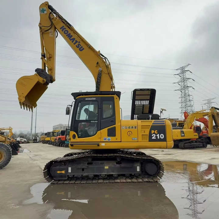 Used Good Quality Japan Original PC210-8 in Good Condition PC210-8 Komatsu - Верижен багер: снимка 1 Used Good Quality Japan Original PC210-8 in Good Condition PC210-8 Komatsu - Верижен багер: снимка 1