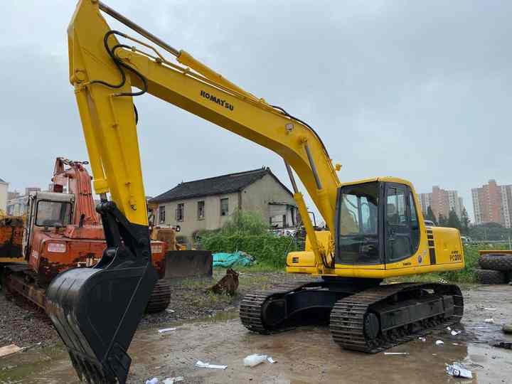 Used Good Quality Japan Original PC220-6 in Good Condition PC220-6 Komatsu - Верижен багер: снимка 4 Used Good Quality Japan Original PC220-6 in Good Condition PC220-6 Komatsu - Верижен багер: снимка 4