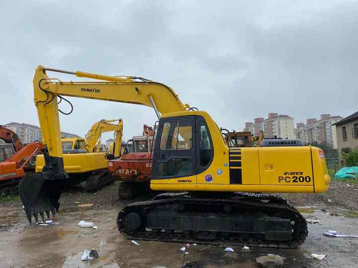 Used Good Quality Japan Original PC220-6 in Good Condition PC220-6 Komatsu - Верижен багер: снимка 5 Used Good Quality Japan Original PC220-6 in Good Condition PC220-6 Komatsu - Верижен багер: снимка 5