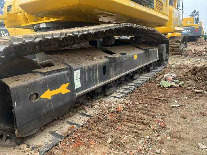 Used Good Quality Japan Original PC240-8 in Good Condition PC240-8 Komatsu - Верижен багер: снимка 4 Used Good Quality Japan Original PC240-8 in Good Condition PC240-8 Komatsu - Верижен багер: снимка 4