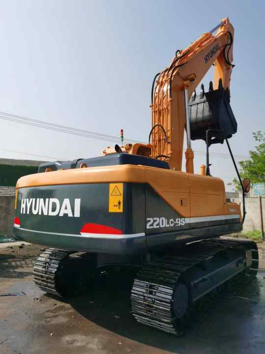 Used HYUNDAI R220-9S New Model Excavator Second Hand Machine Popular Brand Korean hyundai Hydraulic Machinery - Верижен багер: снимка 2 Used HYUNDAI R220-9S New Model Excavator Second Hand Machine Popular Brand Korean hyundai Hydraulic Machinery - Верижен багер: снимка 2
