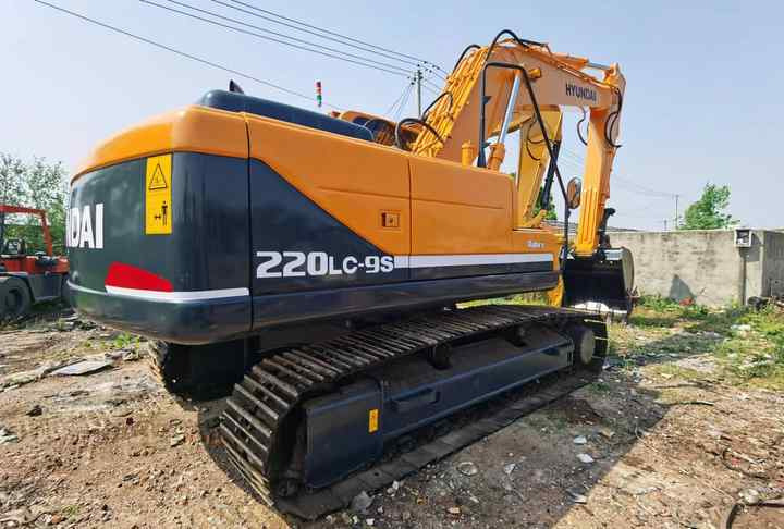 Used HYUNDAI R220-9S New Model Excavator Second Hand Machine Popular Brand Korean hyundai Hydraulic Machinery - Верижен багер: снимка 3 Used HYUNDAI R220-9S New Model Excavator Second Hand Machine Popular Brand Korean hyundai Hydraulic Machinery - Верижен багер: снимка 3