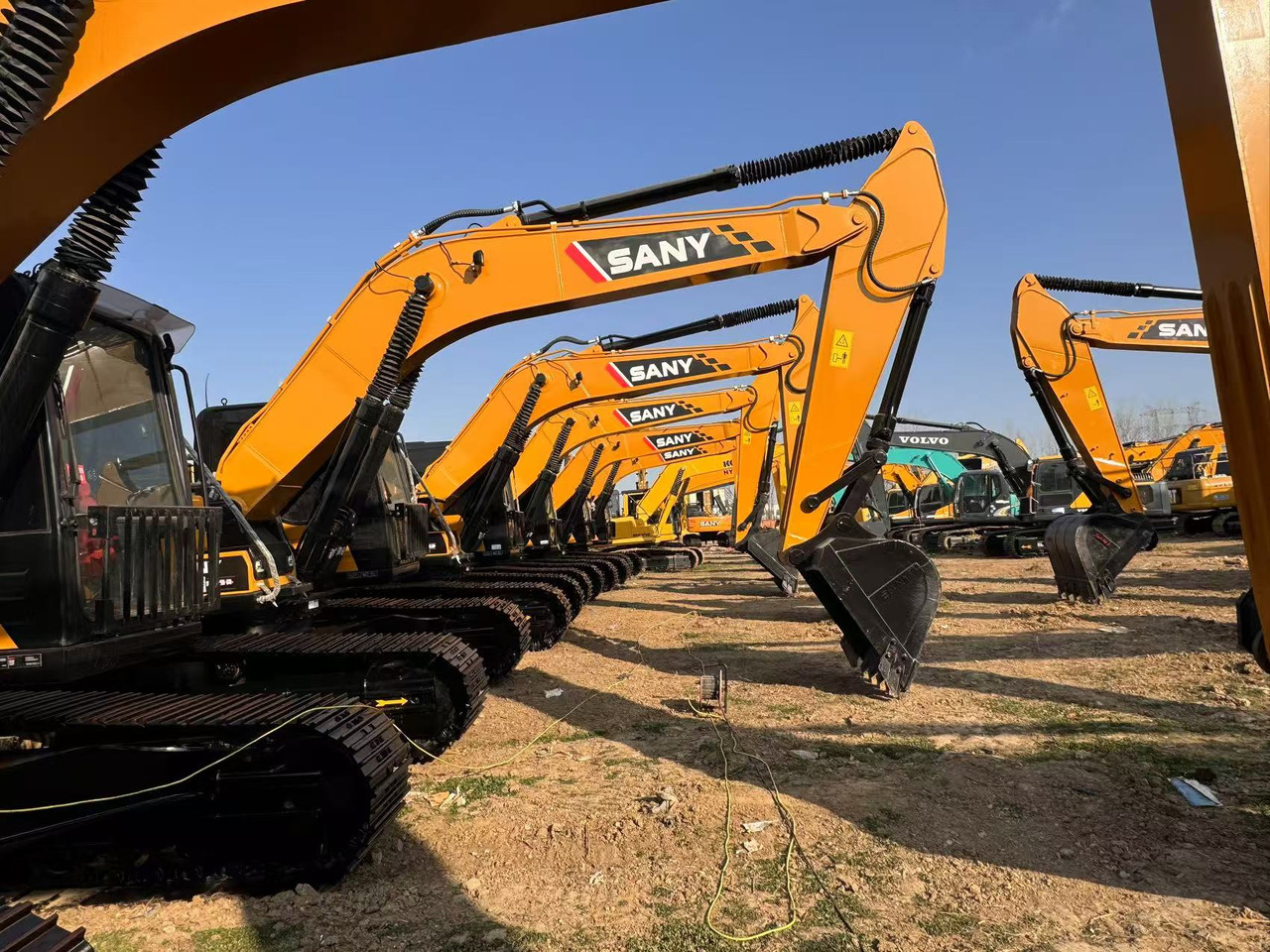 Used High Quality volvo EC300DL 30ton excavator machinery - Верижен багер: снимка 4 Used High Quality volvo EC300DL 30ton excavator machinery - Верижен багер: снимка 4