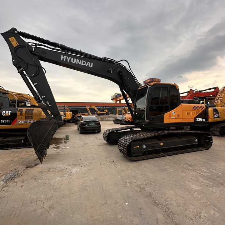 Used Hyundai 225LC-9S Excavator with Excellent Performance for Sale - Верижен багер: снимка 4 Used Hyundai 225LC-9S Excavator with Excellent Performance for Sale - Верижен багер: снимка 4