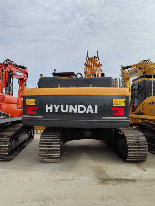Used Hyundai 305LC-9T Excavator Originated From South Korea Superior Performance Running Working Condition Low Price for Sale - Багер: снимка 4 Used Hyundai 305LC-9T Excavator Originated From South Korea Superior Performance Running Working Condition Low Price for Sale - Багер: снимка 4
