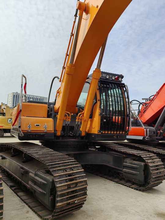 Used Hyundai 305LC-9T Excavator Originated From South Korea Superior Performance Running Working Condition Low Price for Sale - Багер: снимка 2 Used Hyundai 305LC-9T Excavator Originated From South Korea Superior Performance Running Working Condition Low Price for Sale - Багер: снимка 2