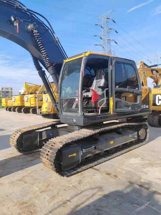 Used Hyundai210-9 21T Second Hand Korea Original - Верижен багер: снимка 3 Used Hyundai210-9 21T Second Hand Korea Original - Верижен багер: снимка 3