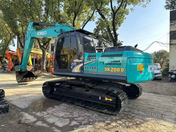 Used Japan Original Brand Kobelco Sk200-8 Excavator in High Quality for Sale High Working Efficiency - Багер: снимка 4 Used Japan Original Brand Kobelco Sk200-8 Excavator in High Quality for Sale High Working Efficiency - Багер: снимка 4