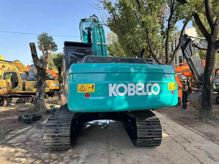 Used Japan Original Brand Kobelco Sk200-8 Excavator in High Quality for Sale High Working Efficiency - Багер: снимка 2 Used Japan Original Brand Kobelco Sk200-8 Excavator in High Quality for Sale High Working Efficiency - Багер: снимка 2