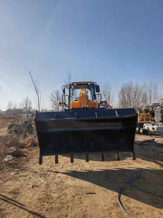 Used LIUGONG 856H wheel in Good Condition for sale 90%new uesd Loader liugong 856h Used Loader For Sale - Колесен товарач: снимка 3 Used LIUGONG 856H wheel in Good Condition for sale 90%new uesd Loader liugong 856h Used Loader For Sale - Колесен товарач: снимка 3
