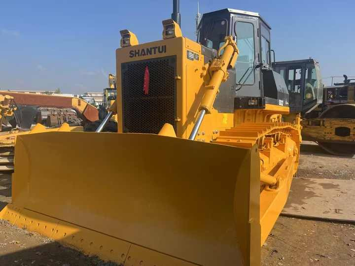 Used Shantui SD22 Crawler Bulldozer Low Price Running Working Condition for Sale SD16/SD22/SD32 in Stock - Булдозер: снимка 5 Used Shantui SD22 Crawler Bulldozer Low Price Running Working Condition for Sale SD16/SD22/SD32 in Stock - Булдозер: снимка 5