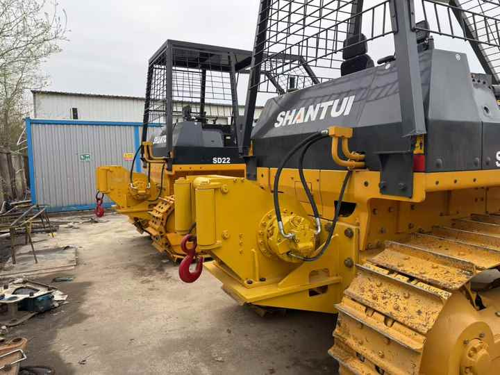 Used Shantui SD22 New Model Bulldozer Second Hand Machine Popular Brand Shantui Hydraulic Machinery - Булдозер: снимка 3 Used Shantui SD22 New Model Bulldozer Second Hand Machine Popular Brand Shantui Hydraulic Machinery - Булдозер: снимка 3