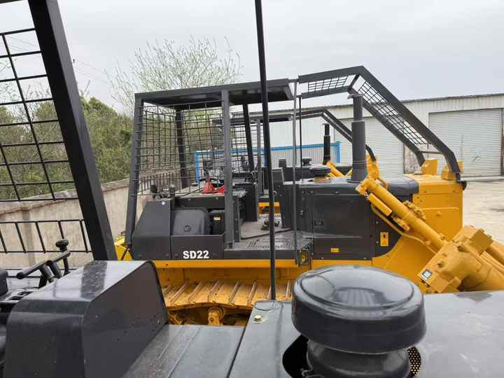 Used Shantui SD22 New Model Bulldozer Second Hand Machine Popular Brand Shantui Hydraulic Machinery - Булдозер: снимка 2 Used Shantui SD22 New Model Bulldozer Second Hand Machine Popular Brand Shantui Hydraulic Machinery - Булдозер: снимка 2
