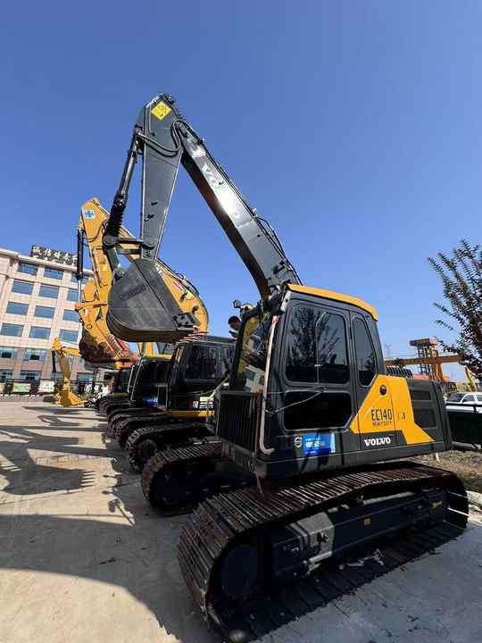 Used Volvo 14 Tonne Crawler Excavator Volvo Ec140 Excavator Good Condition Low Price Good Quality for Sale - Верижен багер: снимка 4 Used Volvo 14 Tonne Crawler Excavator Volvo Ec140 Excavator Good Condition Low Price Good Quality for Sale - Верижен багер: снимка 4