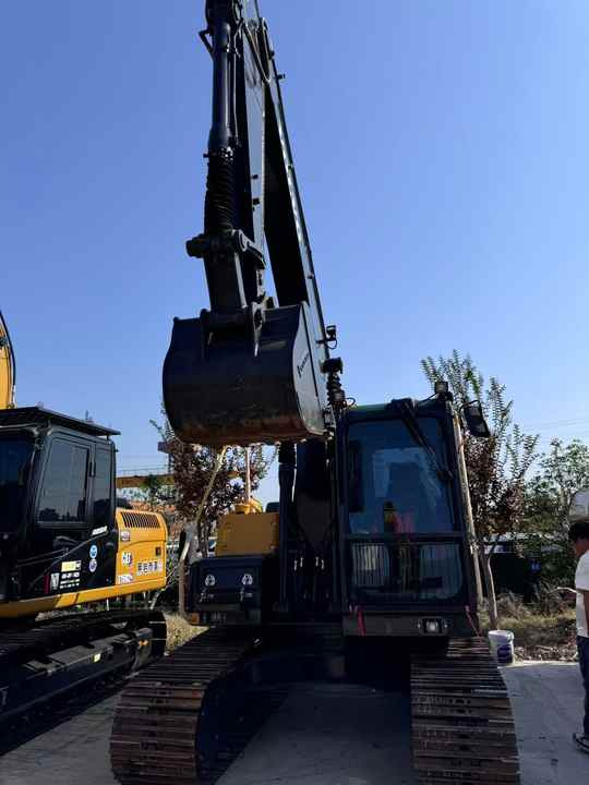 Used Volvo 14 Tonne Crawler Excavator Volvo Ec140 Excavator Good Condition Low Price Good Quality for Sale - Верижен багер: снимка 5 Used Volvo 14 Tonne Crawler Excavator Volvo Ec140 Excavator Good Condition Low Price Good Quality for Sale - Верижен багер: снимка 5