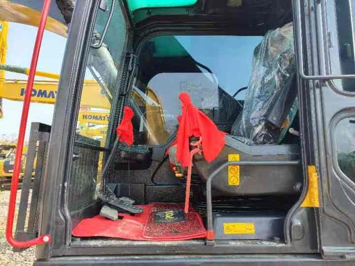 Used volvo ec240 excavator for sale korea brand volvo ec210 240 250 290 300 excavator for sale - Багер: снимка 3 Used volvo ec240 excavator for sale korea brand volvo ec210 240 250 290 300 excavator for sale - Багер: снимка 3