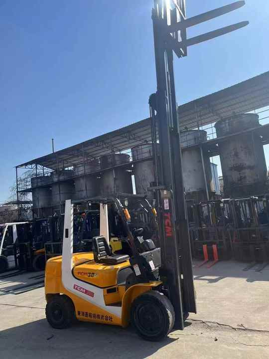 Very Good Condition and Cheap Price 3 Tonne TCM Forklift Run Performance TCM30 Forklift for Sale - Мотокар: снимка 4 Very Good Condition and Cheap Price 3 Tonne TCM Forklift Run Performance TCM30 Forklift for Sale - Мотокар: снимка 4
