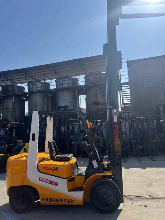 Very Good Condition and Cheap Price 3 Tonne TCM Forklift Run Performance TCM30 Forklift for Sale - Мотокар: снимка 5 Very Good Condition and Cheap Price 3 Tonne TCM Forklift Run Performance TCM30 Forklift for Sale - Мотокар: снимка 5