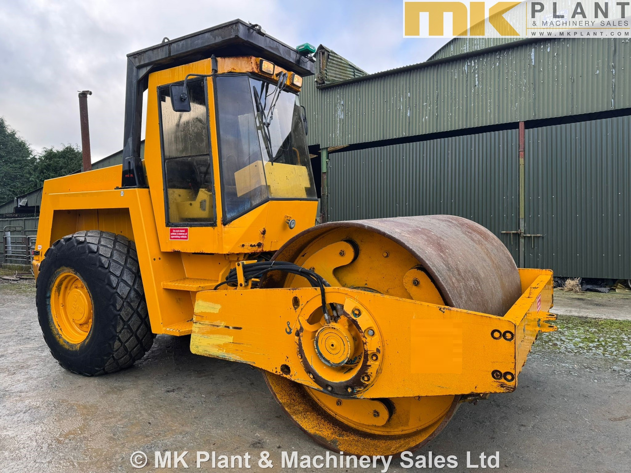 BOMAG BW213D-2 - Валяк: снимка 1 BOMAG BW213D-2 - Валяк: снимка 1