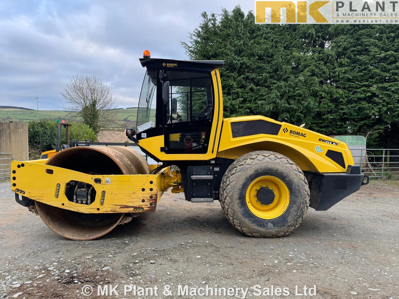 BOMAG BW213D-5 - Валяк: снимка 1 BOMAG BW213D-5 - Валяк: снимка 1