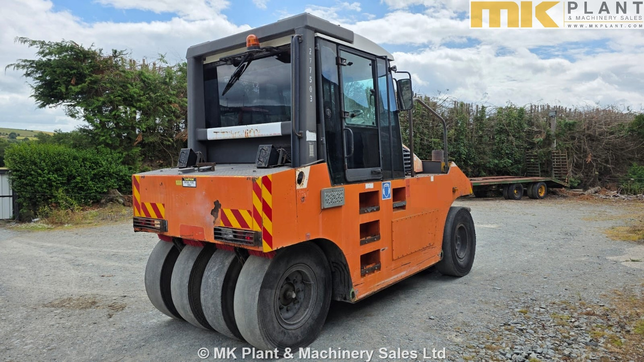 BOMAG BW24R (Stavostroj VP2400 / Ammann AP2400) - Пневматичен валяк: снимка 3 BOMAG BW24R (Stavostroj VP2400 / Ammann AP2400) - Пневматичен валяк: снимка 3
