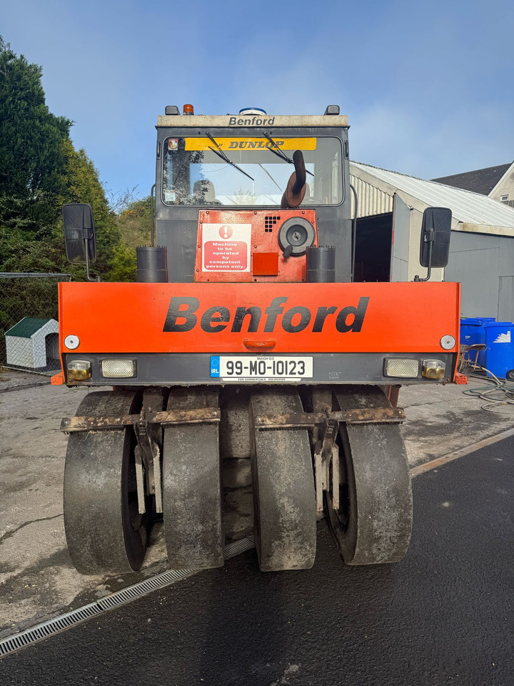 Bomag BW20R - Пневматичен валяк: снимка 2 Bomag BW20R - Пневматичен валяк: снимка 2