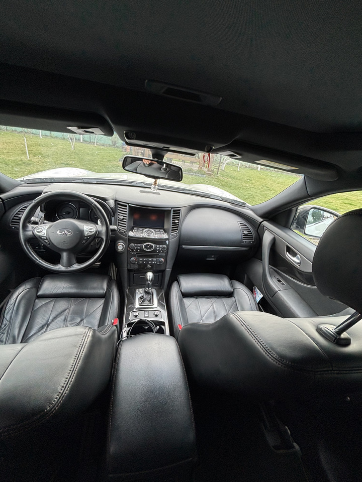 Infiniti QX70 FX30 Diesel V6 Euro6 - Джип: снимка 4 Infiniti QX70 FX30 Diesel V6 Euro6 - Джип: снимка 4