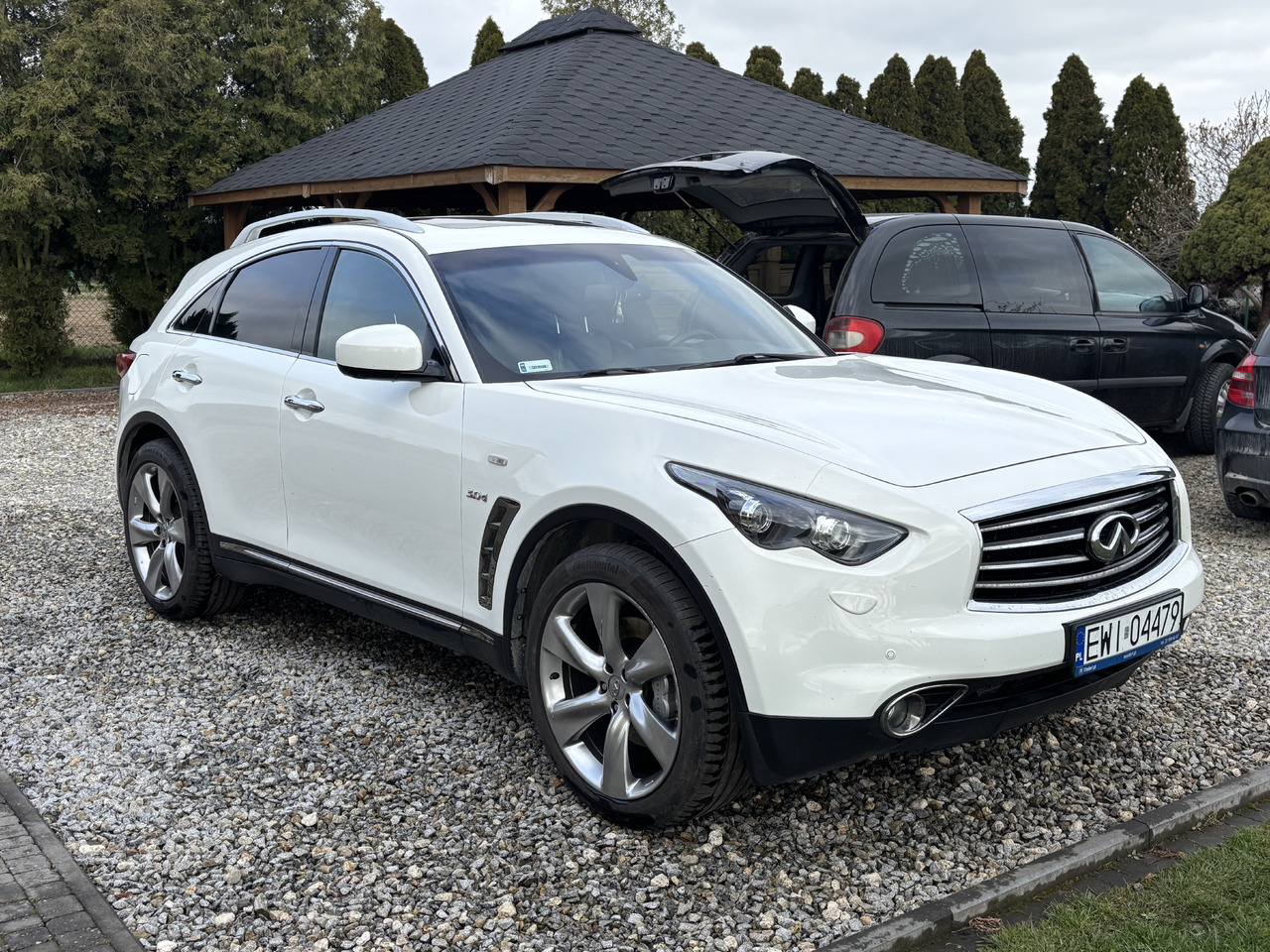 Infiniti QX70 FX30 Diesel V6 Euro6 - Джип: снимка 3 Infiniti QX70 FX30 Diesel V6 Euro6 - Джип: снимка 3