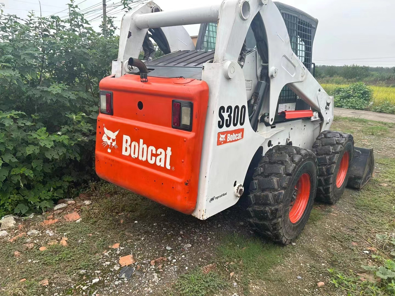 BOBCAT S300 - Мини челен товарач: снимка 4 BOBCAT S300 - Мини челен товарач: снимка 4