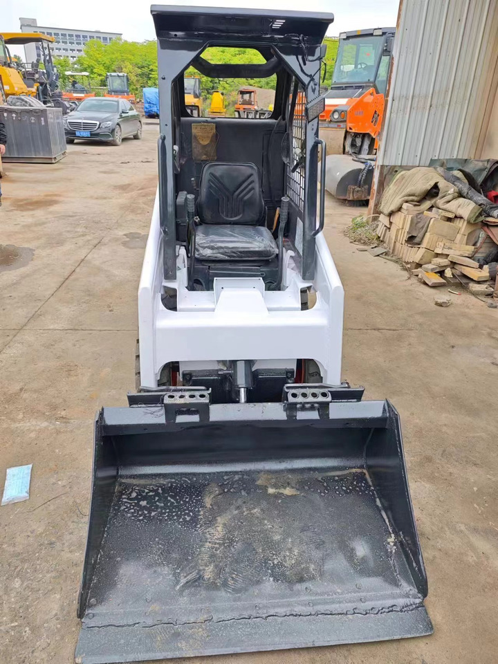 BOBCAT S70 - Мини челен товарач: снимка 3 BOBCAT S70 - Мини челен товарач: снимка 3