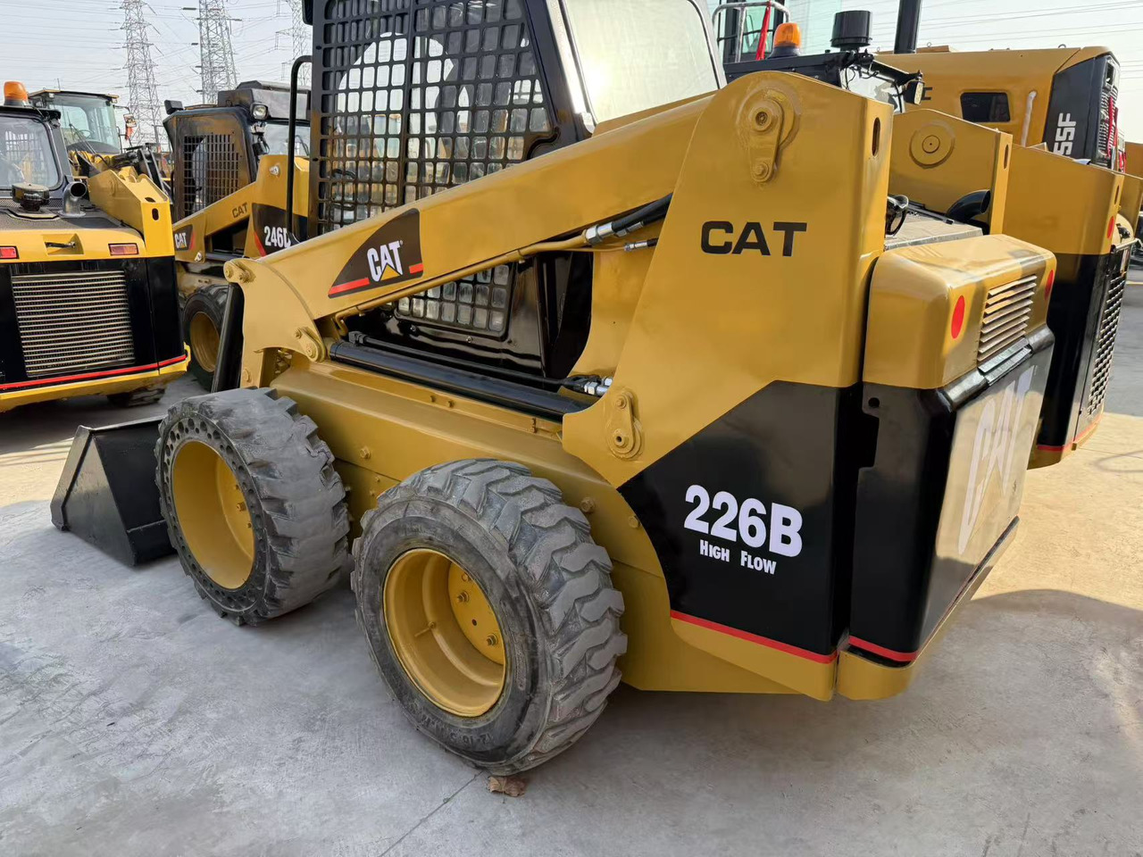 CATERPILLAR 226B - Мини челен товарач: снимка 3 CATERPILLAR 226B - Мини челен товарач: снимка 3