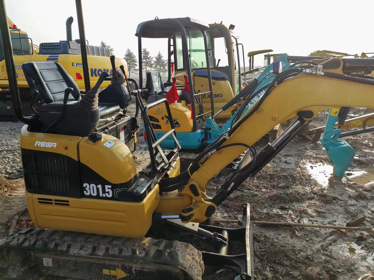 CATERPILLAR 301.5C - Мини багер: снимка 1 CATERPILLAR 301.5C - Мини багер: снимка 1
