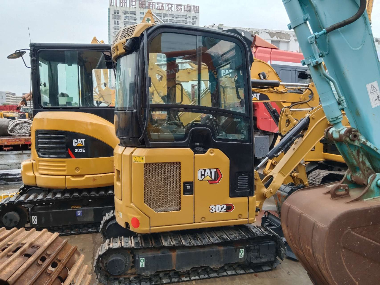 CATERPILLAR 302 - Мини багер: снимка 2 CATERPILLAR 302 - Мини багер: снимка 2