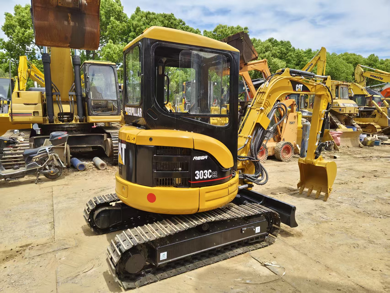 CATERPILLAR 303C - Мини багер: снимка 4 CATERPILLAR 303C - Мини багер: снимка 4