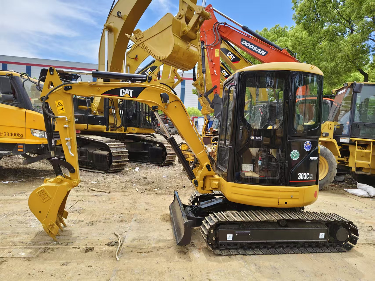 CATERPILLAR 303C - Мини багер: снимка 2 CATERPILLAR 303C - Мини багер: снимка 2