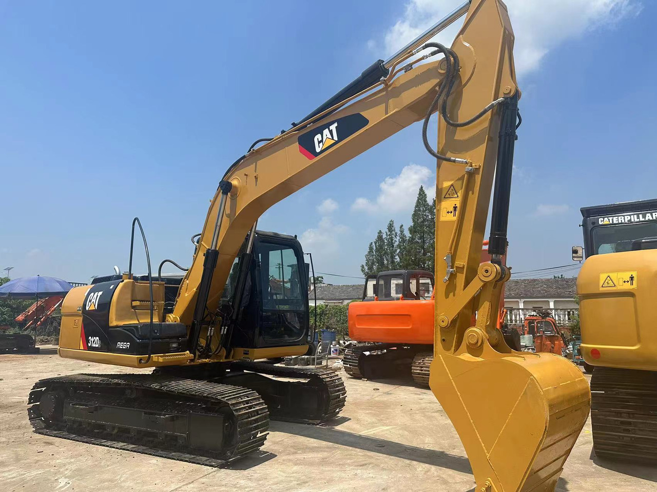 CATERPILLAR 312D2 - Мини багер: снимка 3 CATERPILLAR 312D2 - Мини багер: снимка 3