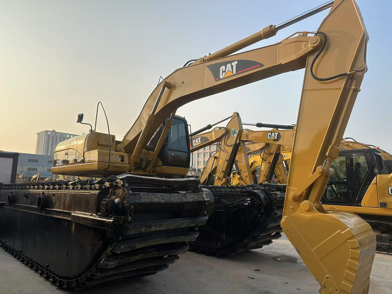 CATERPILLAR 320C Amphibious excavator - Плаващ багер: снимка 4 CATERPILLAR 320C Amphibious excavator - Плаващ багер: снимка 4