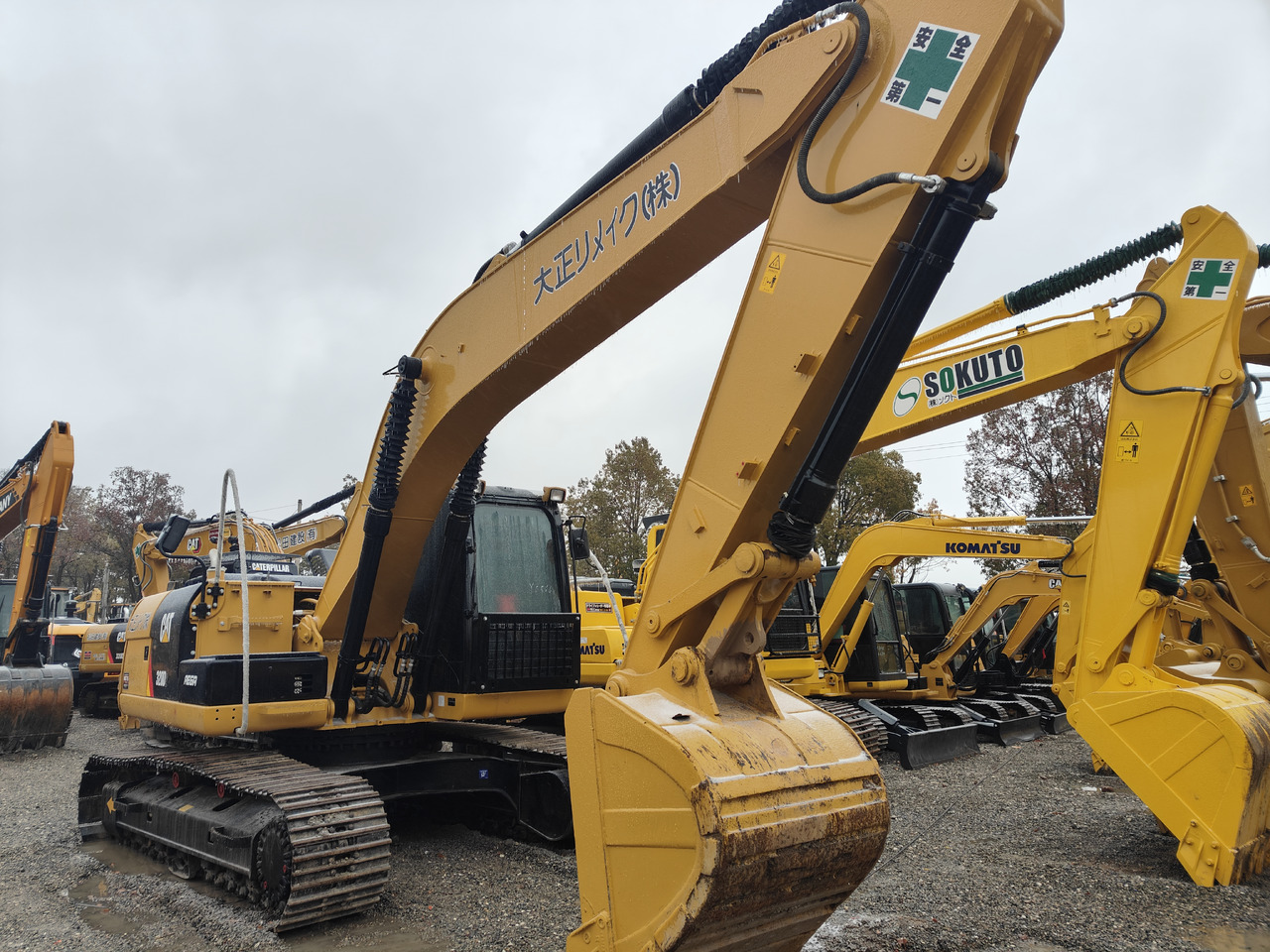 CATERPILLAR 320D2 - Верижен багер: снимка 2 CATERPILLAR 320D2 - Верижен багер: снимка 2