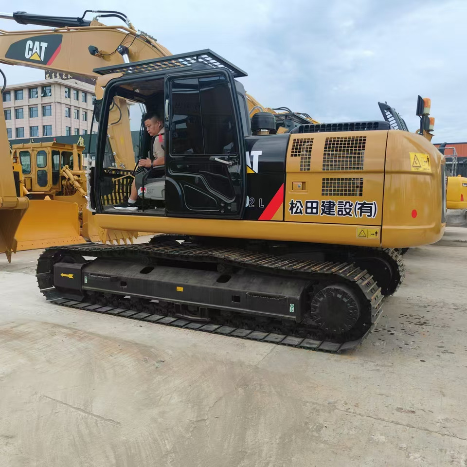 CATERPILLAR 323D - Верижен багер: снимка 2 CATERPILLAR 323D - Верижен багер: снимка 2