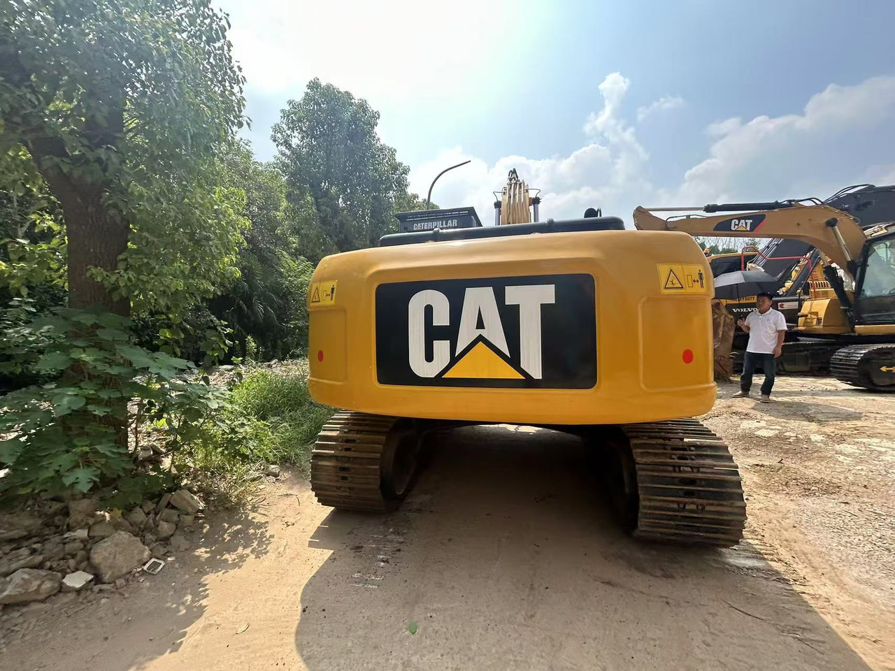 CATERPILLAR 323D2L - Верижен багер: снимка 2 CATERPILLAR 323D2L - Верижен багер: снимка 2